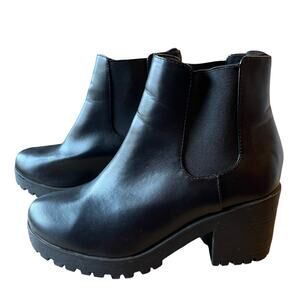 Soda Ankle Boots Women's Size 9 Black Chunky Lug Sole Elastic Gore
